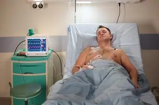Mężczyzna trafi do szpitala 