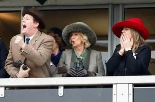 Królowa małżonka i jej dzieci w marcu 2015 