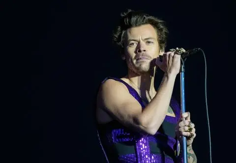 Harry Styles o terapii, hejcie i przerwie od występów. "To nienaturalne stać przed takim tłumem'