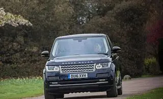 Samochód Elżbiety II wystawiony na sprzedaż