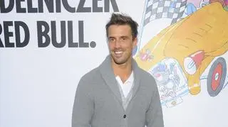 Staszek Karpiel-Bułecka skończył 40 lat. Na urodziny dostał... krowę