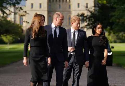 Kulisy spotkania Meghan i Harry'ego z Kate i Williamem. Eksperci przeanalizowali mowę ciała