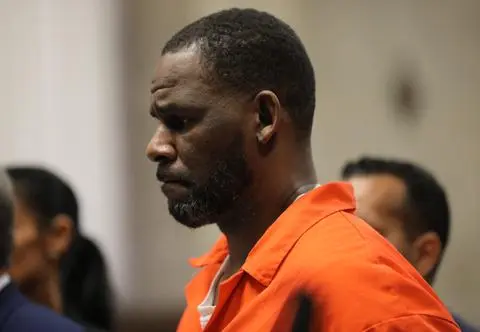 R. Kelly ponownie skazany. Tym razem za nakłanianie nieletnich do seksu i posiadanie pornografii dziecięcej 
