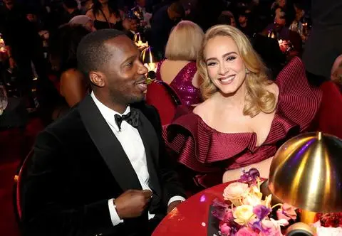 Adele jest zaręczona? Gwiazda pokazała pierścionek z brylantem 