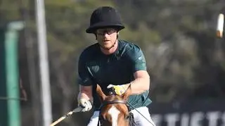 Książę Harry spadł z konia podczas meczu polo. Sytuacja wyglądała poważnie