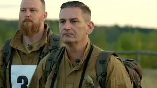 "Nasi w mundurach". Pierwszy uczestnik musiał pożegnać się z koszarami. Kim jest Stalowy?