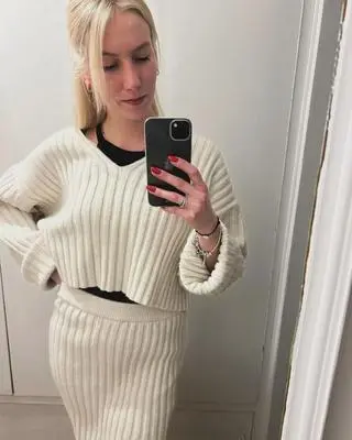 Kinga w zimowej stylizacji