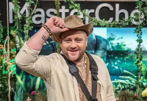 Tomasz Jakubiak z "MasterChefa" wziął ślub w niezwykłym miejscu. Świadkową była Daria Ładocha