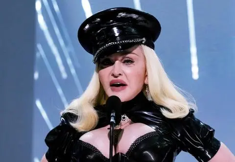 Madonnę znaleziono nieprzytomną w łazience. Trafiła na OIOM