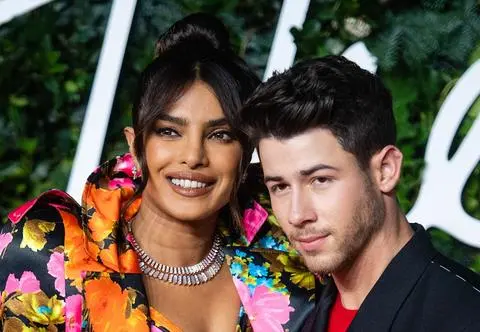Priyanka Chopra pierwszy raz pokazała twarz córki, którą urodziła surogatka. "Jest taka piękna"