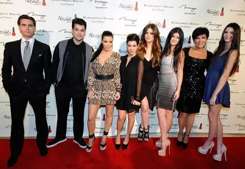 Jak obecnie wygląda jedyny brat Kim Kardashian? Rob znikął z mediów 
