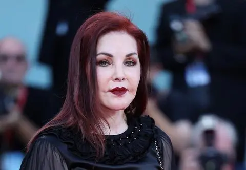 Priscilla Presley odpowiedziała na intymne pytania związane z Elvisem. "Szanował to, że miałam tylko 14 lat"