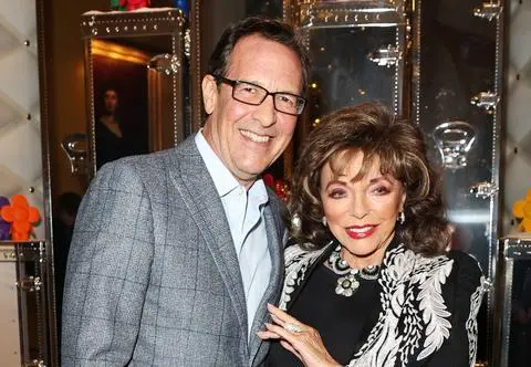 Joan Collins na randce z ponad 30 lat młodszym mężem. 90-latka ma burzliwą historię zwiąków 
