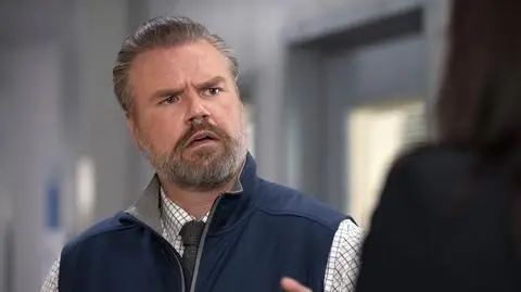 Gwiazdor popularnego serialu Tyler Labine otarł się o śmierć. Wylądował na ostrym dyżurze