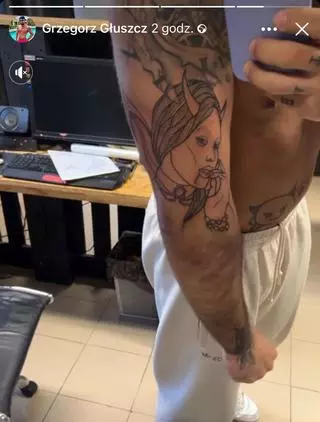 Tatuaż Grzegorza Głuszcza z "HP"