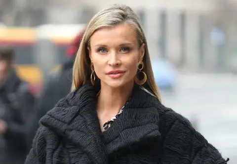 Mąż Joanny Krupy dotarł do Polski, by pomagać Ukraińcom. Wzruszające pożegnanie z córką