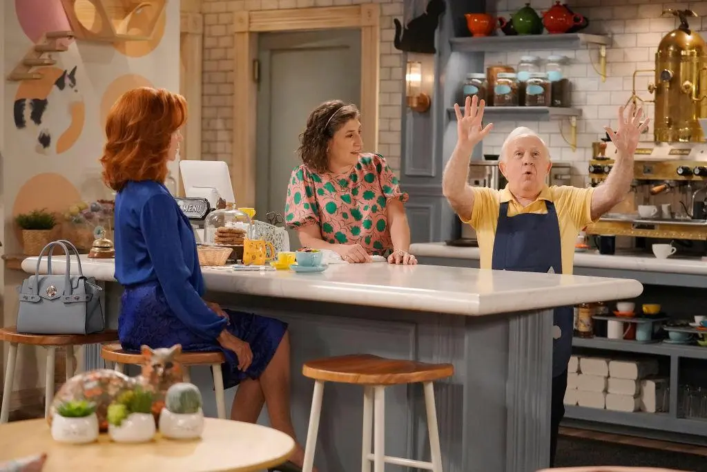 Leslie Jordan w serialu "Call Me Kat"