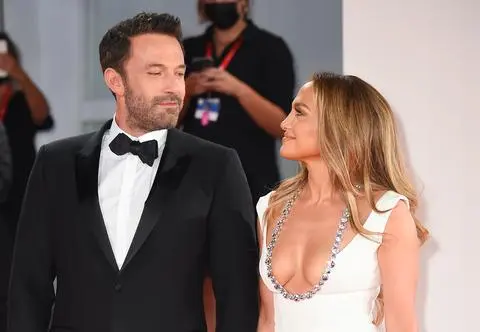Ben Affleck bez obrączki. To koniec związku z Jennifer Lopez?