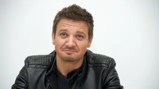 Jeremy Renner pokazał zdjęcie z rehabilitacji. Na twarzy aktora widać grymas bólu