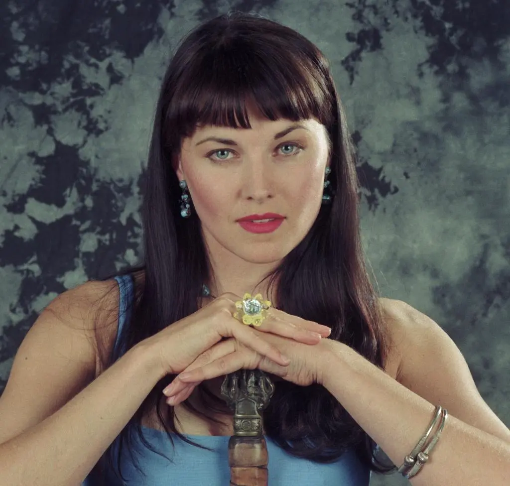 Lucy Lawless  
