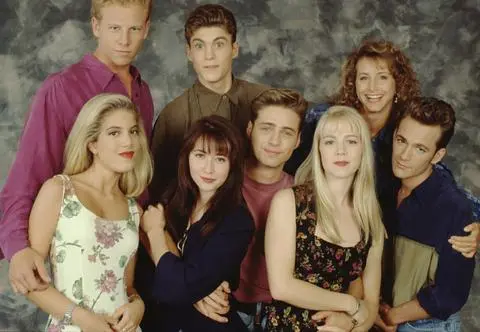 Serial "Beverly Hills, 90210" oglądały miliony widzów. Jak zmienili się przez lata aktorzy?