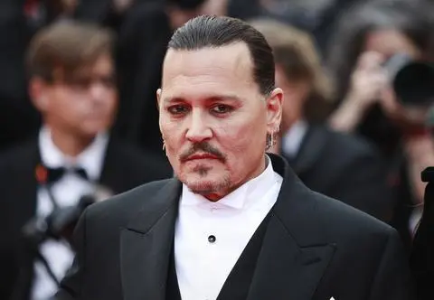 Fani Johnny'ego Deppa zaniepokojeni. Gwiazdor odwołuje kolejne koncerty