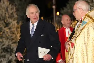 Mówi się, że Karol III wciąż nie podjął decyzji co do obecności Sussexów podczas uroczystości koronacji 