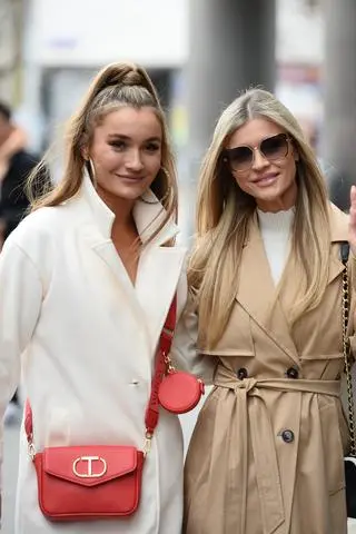 Joanna Krupa z siostrą