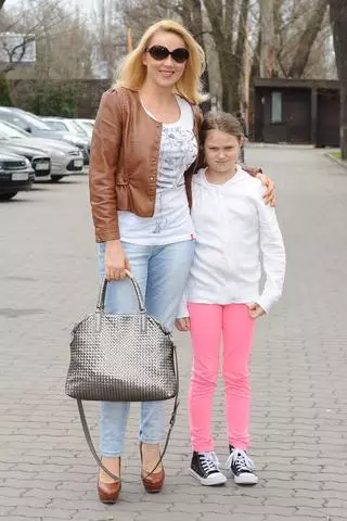 Anna Samusionek z córką Angeliką. 2013 rok