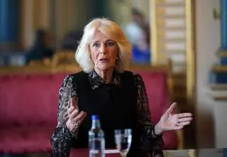 Camilla Parker Bowles zaskakująco o przemocy domowej. Królowa przerwała milczenie