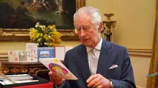 Karol III przerywa milczenie po pięciu tygodniach. Król nagrał specjalne przemówienie