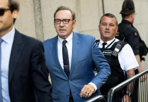 Kevin Spacey stanął przed sądem. Na sali rozpraw polały się łzy
