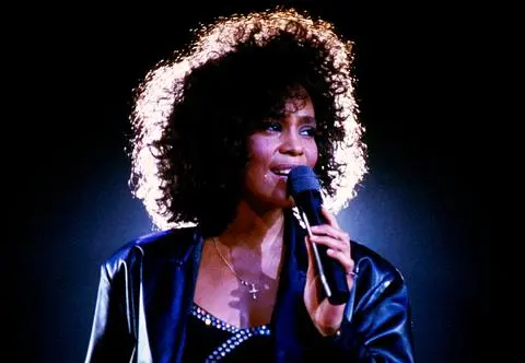 8 mało znanych faktów o Whitney Houston. Gdyby żyła, skończyłaby 60 lat