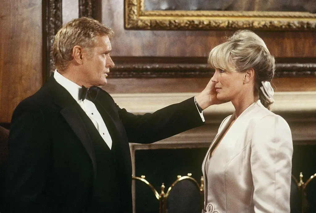 Bo Hopkins i Linda Evans w "Dynastii"
