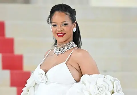 Rihanna drastycznie zmieniła fryzurę. Dawny look  poszedł w zapomnienie
