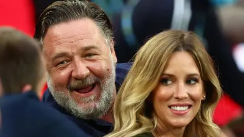 Russell Crowe na wakacjach z młodszą o 26 lat partnerką. Kim jest Britney Theriot?