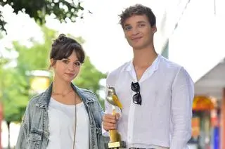 Jacek Sienkiewicz z Kwiatu Jabłoni oprócz muzyki poświęcił swoje życie educkacji innych. Czym się zajmuje?