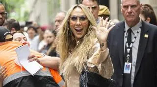 Mama Miley Cyrus pokazała zdjęcia z zaręczyn. Tish Cyrus wychodzi za mąż za gwiazdę "Priston Break"