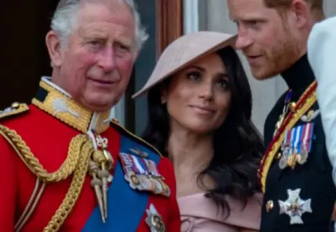 Dzieci Meghan i Harry'ego jednak nie będą royalsami? Król Karol III jest przeciwny. "Są wściekli"