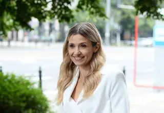 Joanna Koroniewska pokazała siwe włosy. "Mam 43 lata i moje ciało podlega normalnym procesom"