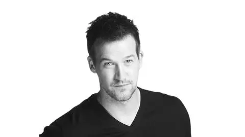 Kenneth Mitchell