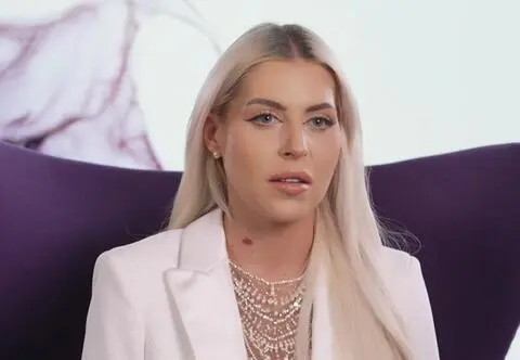 Julia von Stein na sesji do plakatu wyborczego. Stylizacja zszokowała jej ojca