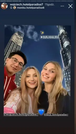 Wojciech na wakacjach z uczestniczkami "Hotelu Paradise"