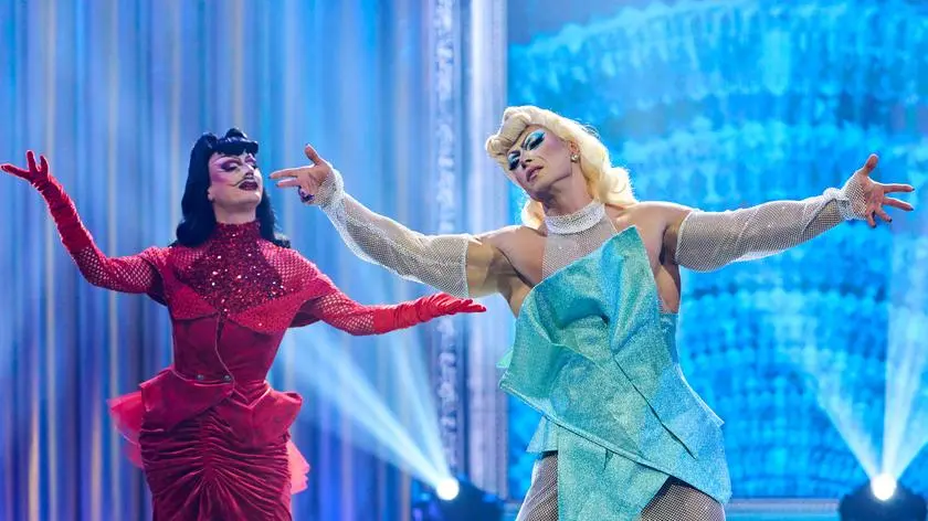 "Czas na Show. Drag Me Out"