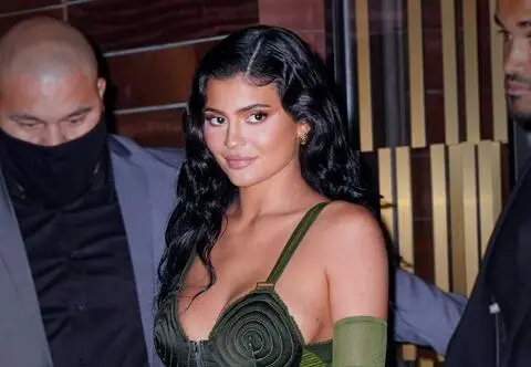 Kylie Jenner w ogniu krytyki za podróż odrzutowcem. Ile trwał lot?