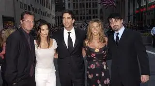 Co się stanie z psem Matthew Perry'ego? Może trafić pod opiekę jednej z aktorek "Przyjaciół"