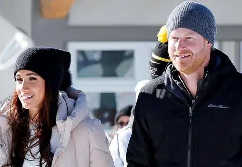 Książę Harry i Meghan Markle wydali oświadczenie. Zaskoczyli fanów treścią. Wspomnieli o chorobie króla?
