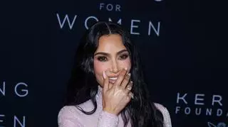 Kim Kardashian spóźniona na pokaz Victorii Beckham. Widzowie zdegustowani