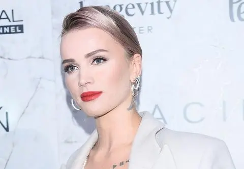 Maffashion pokazała zdjęcia z prywatnej kolekcji. "Moja miłość, mój mężczyzna"