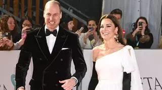 Kate Middleton na gali BAFTA niezwykle swobodna. Uchwycono nietypowy gest